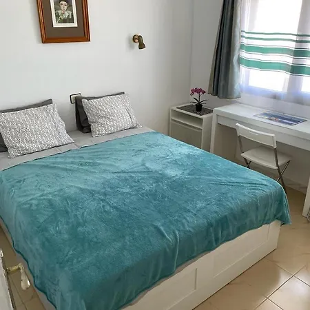 Clarissa Коста-де-Антигуа